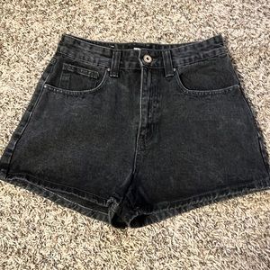 3/18 Cotton On NWOT high rise mom jean shorts